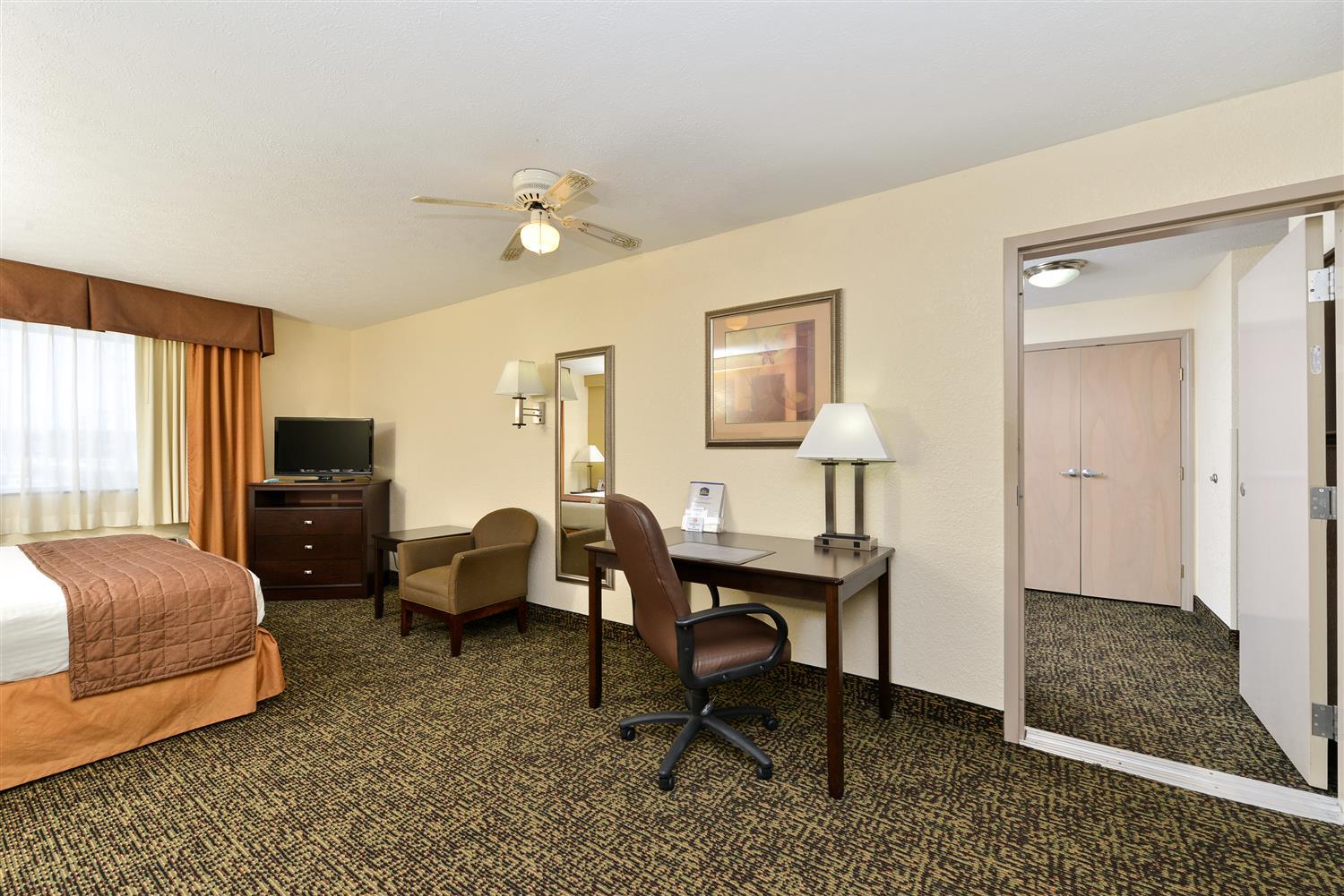 Best Western Elyria Exterior photo